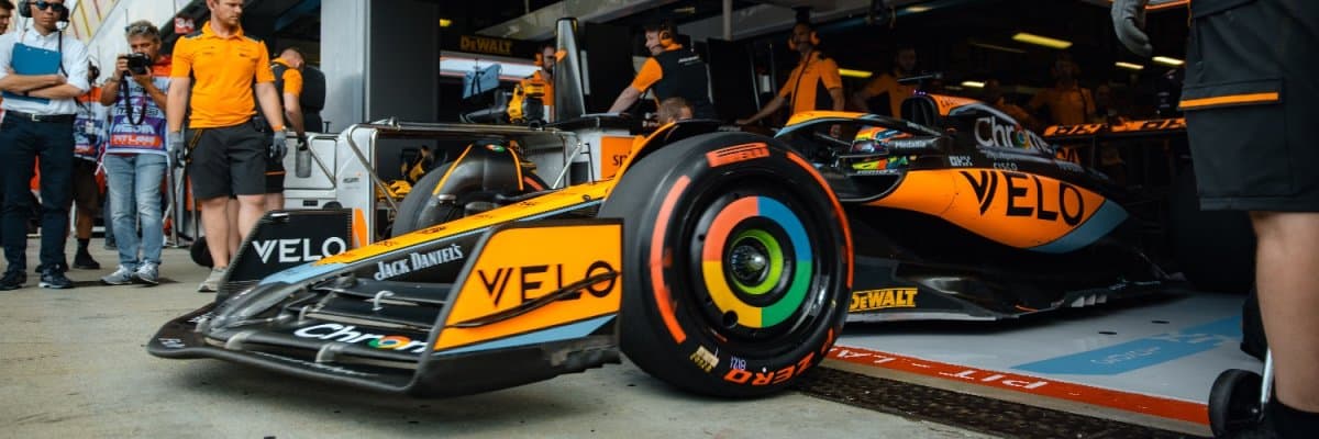 Obrazek newsa : McLaren z nowym malowaniem