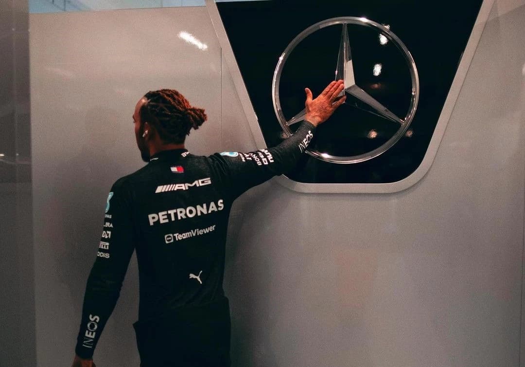 Obrazek newsa : Lewis Hamilton na drodze do Ferrari?