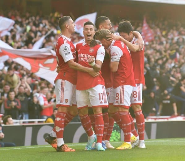 Obrazek newsa : Premier League: Arsenal pokonuje Liverpool po szalonym meczu 