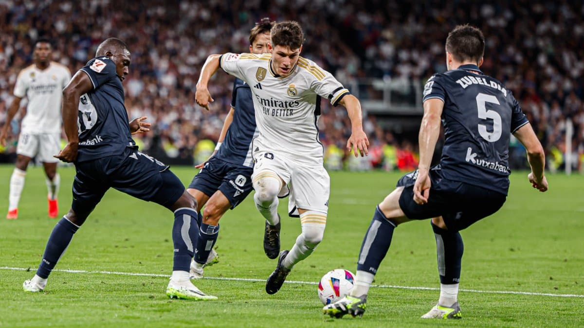 Obrazek newsa : LaLiga: Real Madryt wciąż niepokonany (Wideo)