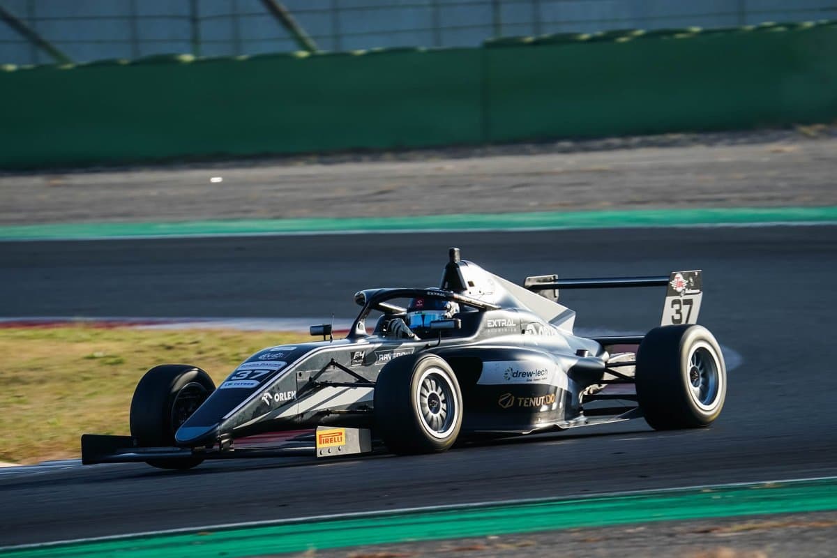 Obrazek newsa : Włoska F4: Kacper Sztuka Mistrzem serii!