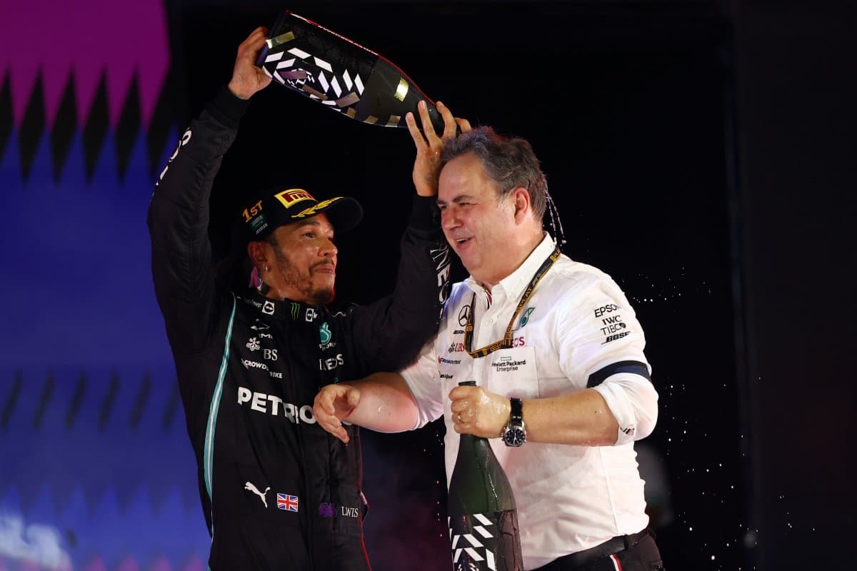 Obrazek newsa : F1: Takich emocji jeszcze nie było! Remis między Verstappenem i Hamiltonem przed ostatnim GP