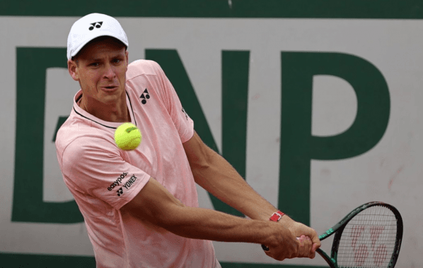 Obrazek newsa : French Open: Spokojna wygrana i awans Hurkacza do trzeciej rundy