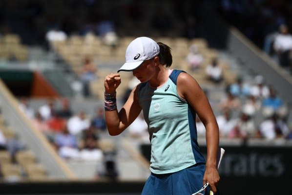 Obrazek newsa : French Open: Idzie jak burza! Świątek w półfinałach!