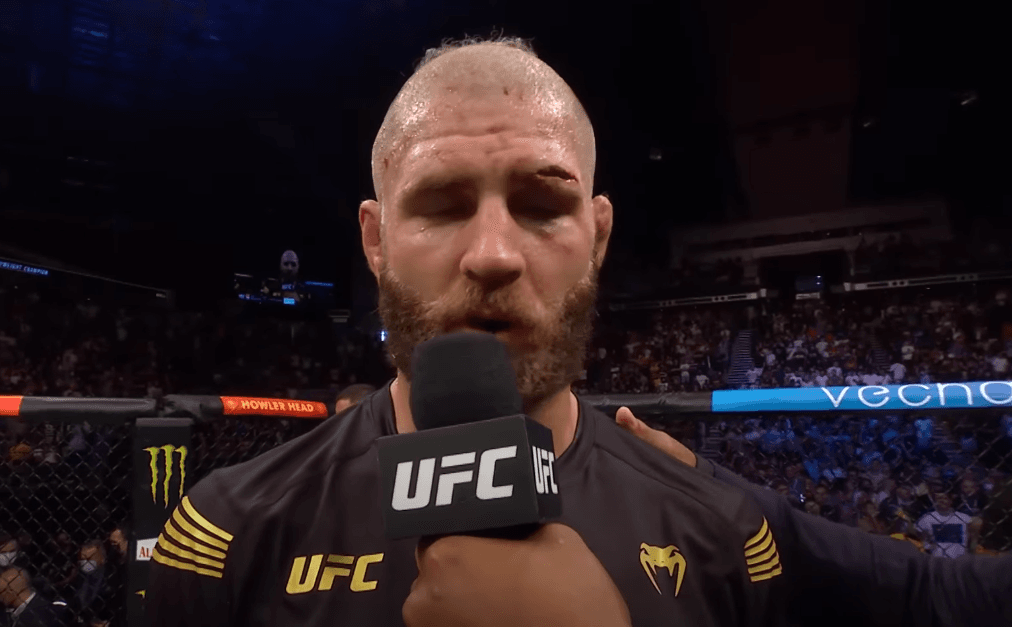 Obrazek newsa : Mocny pojedynek na UFC 295!