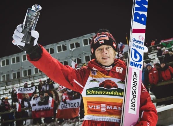 Obrazek newsa : PŚ w skokach: Kubacki triumfuje w Engelbergu!