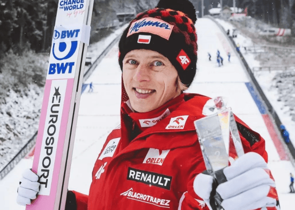 Obrazek newsa : PŚ w skokach: Kubacki pewnie wygrywa w Titisee-Neustadt