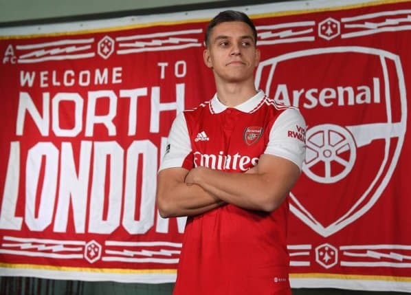 Obrazek newsa : Oficjalnie: Leandro Trossard piłkarzem Arsenalu!