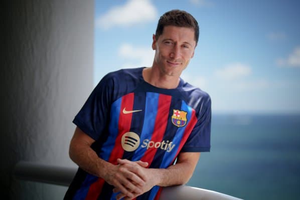 Obrazek newsa : Lewandowski zaprezentowany jako piłkarz Barcelony!