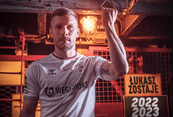 Obrazek newsa : Oficjalnie: Podolski będzie nadal grał w Górniku Zabrze!