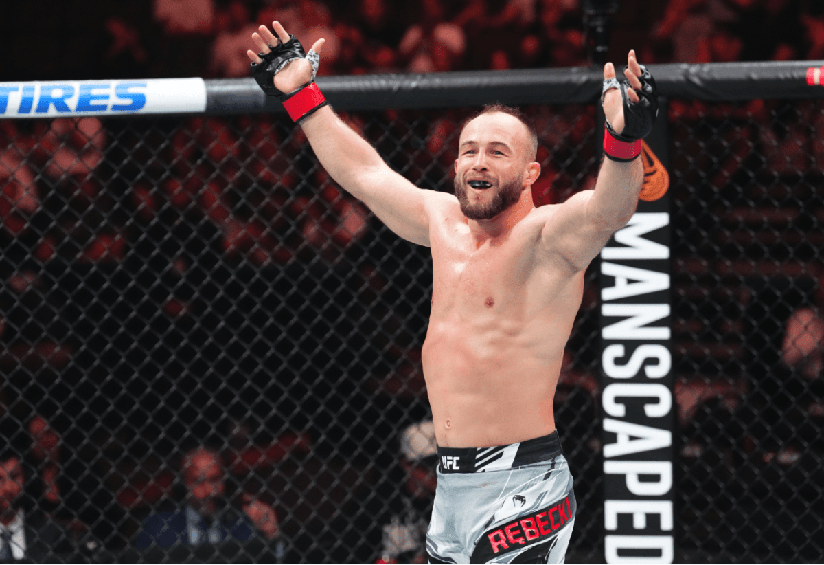Obrazek newsa : Rębecki z kolejną wygraną w UFC! (Wideo)