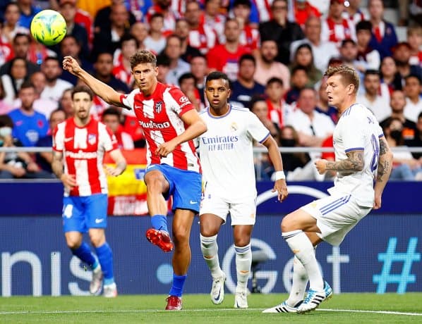 Obrazek newsa : La Liga: Atletico górą w derbach Madrytu (wideo)
