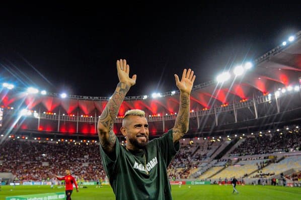 Obrazek newsa : Arturo Vidal wyjeżdża z Europy. Zagra w Brazylii