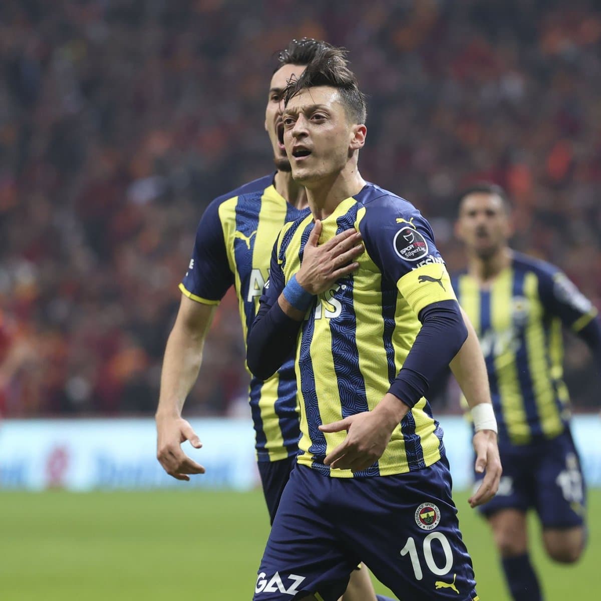 Obrazek newsa : Mesut Oezil na wylocie z Fenerbahce