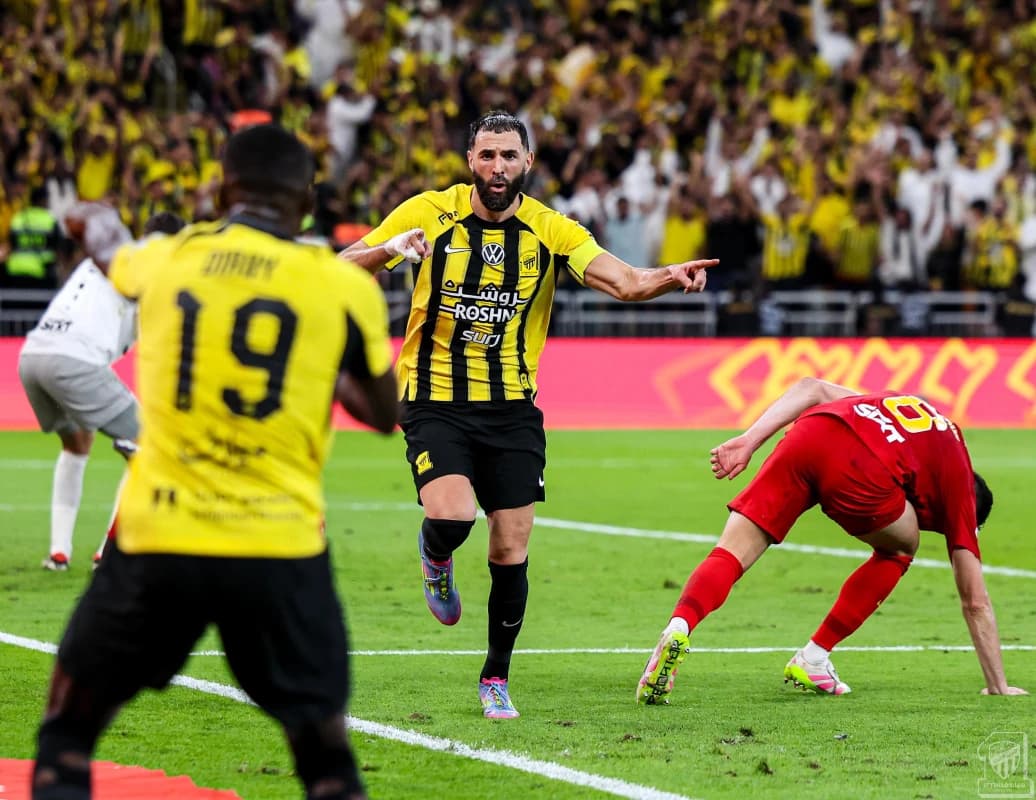 Obrazek newsa : Puchar Króla Arabii Saudyjskiej: Al Ittihad pewnie wygrywa z Al Qadsiah i zdobywa drugie trofeum w sezonie
