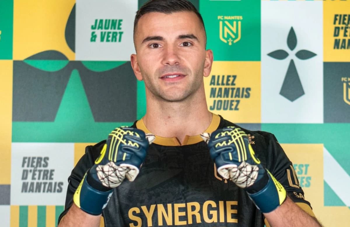 Obrazek newsa : Olympique Lyon traci klubową ikonę. Zostaje we Francji