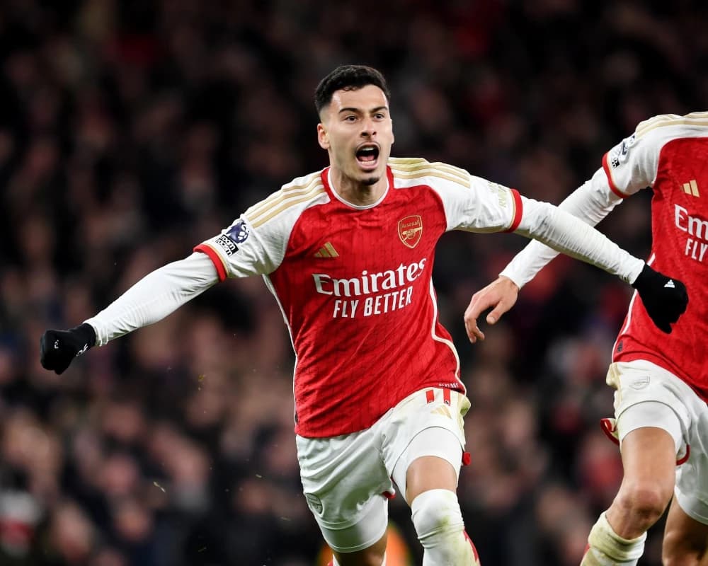 Obrazek newsa : Premier League: Arsenal pokonuje w hicie Liverpool, asysta Kiwiora