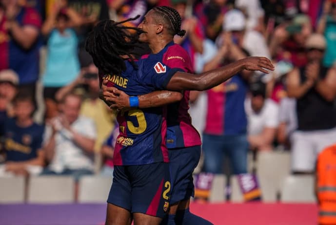 Obrazek newsa : LaLiga: Show Raphinhi, kolejny gol Lewandowskiego (SKRÓT WIDEO)