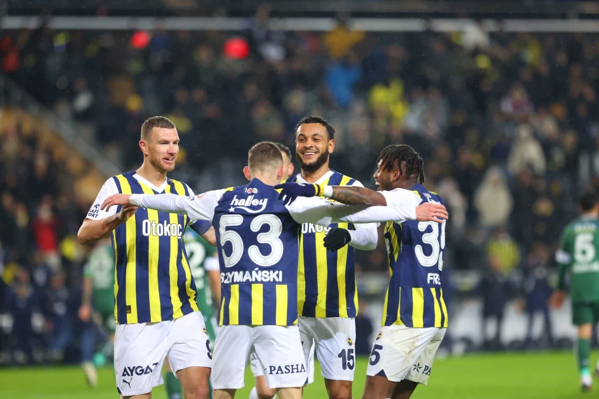 Obrazek newsa : Super Lig: Fenerbahce gromi, Szymański błyszczy
