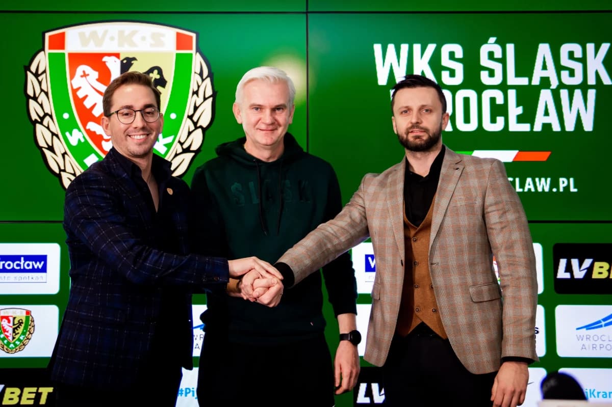 Obrazek newsa : Jacek Magiera podjął ważną decyzję. Przyszłość Exposito dalej pod znakiem zapytania