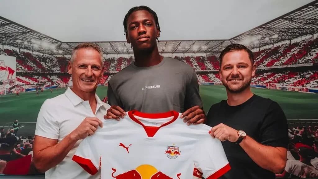 Obrazek newsa : OFICJALNIE: Kamil Piątkowski ma konkurenta, Salzburg sprowadził gracza z PSG