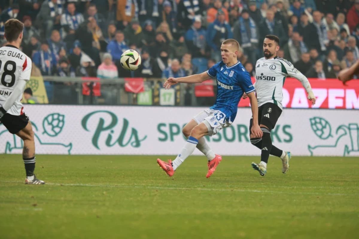 Obrazek newsa : PKO Ekstraklasa: Lech gromi Legię w klasyku, Jagiellonia remisuje z Rakowem, a Stal pewnie pokonuje Puszczę [WIDEO]