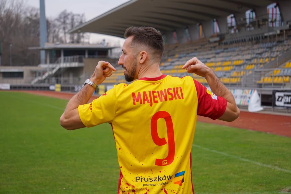 Obrazek newsa : "Pociąga mnie ta ciekawość" – Kolejny piłkarz trafi do freak-fightów?