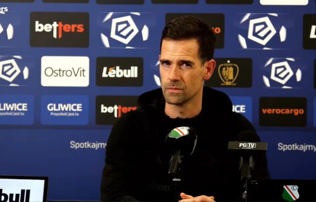 Obrazek newsa : Trener Legii Warszawa przeprosił kibiców po porażce z Piastem Gliwice