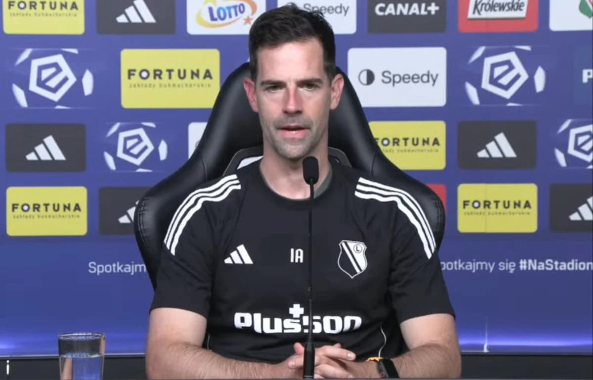 Obrazek newsa : Trener Legii Warszawa przejechał się po swoich piłkarzach po porażce. "Każdy latał, gdzie chciał"