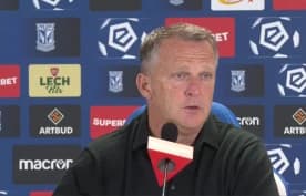 John van den Brom blisko powrotu na ławkę trenerską. Może poprowadzić Polaka