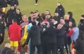 Awantura po meczu Radomiak Radom - Korona Kielce. "Nie chcemy oglądać tego, co się teraz dzieje" [WIDEO]