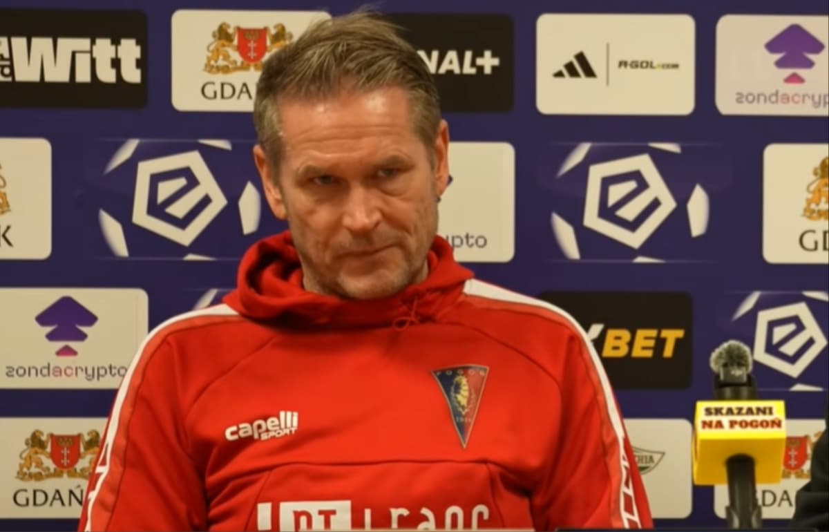 Obrazek newsa : Thomas Thomasberg nie wyszedł do mediów po porażce z Lechem Poznań. Natychmiastowe spotkanie z zarządem