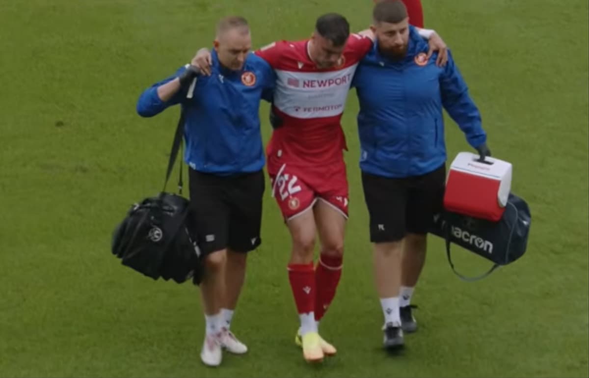 Obrazek newsa : Koszmar w sparingu. Widzew Łódź stracił kolejnego piłkarza. Nie był w stanie sam opuścić boiska