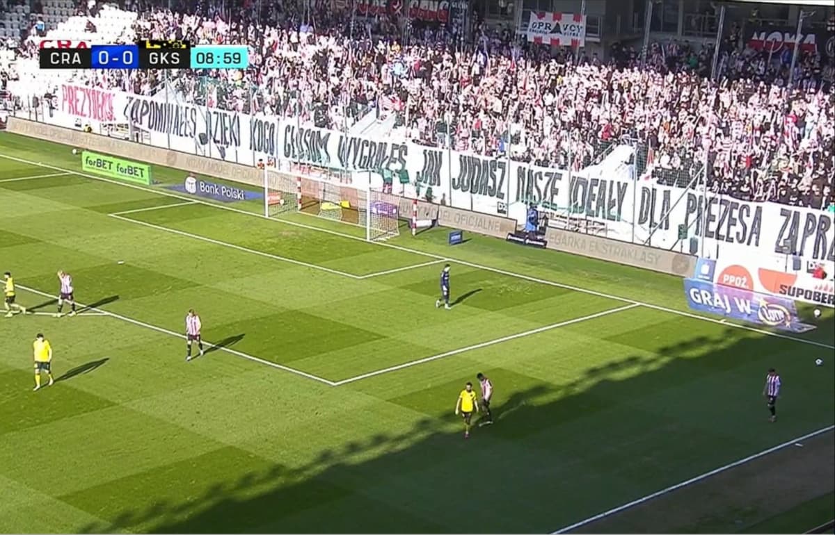 Obrazek newsa : Kibice Cracovii uderzyli w Karola Nawrockiego. "Judasz". Dostało się też nowej przewodniczącej Rady Nadzorczej