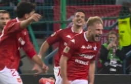 Obrazek news: Wisła Kraków wygrała mecz w ostatniej akcji meczu. Dramat Rakowa. Trzy interwencje VAR i niewykorzystany rzut karny [WIDEO]