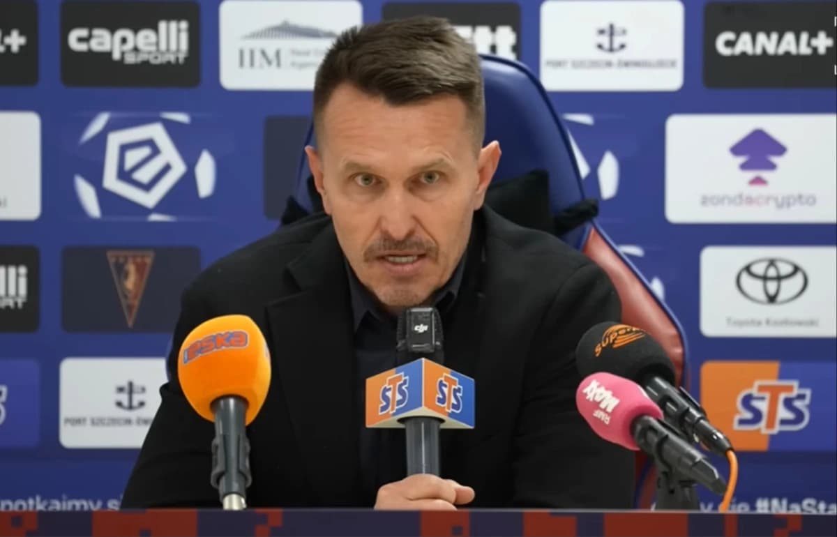 Obrazek newsa : Leszek Ojrzyński wściekły na sędziów po meczu z Pogonią Szczecin. "Szybko uciekli z boiska"