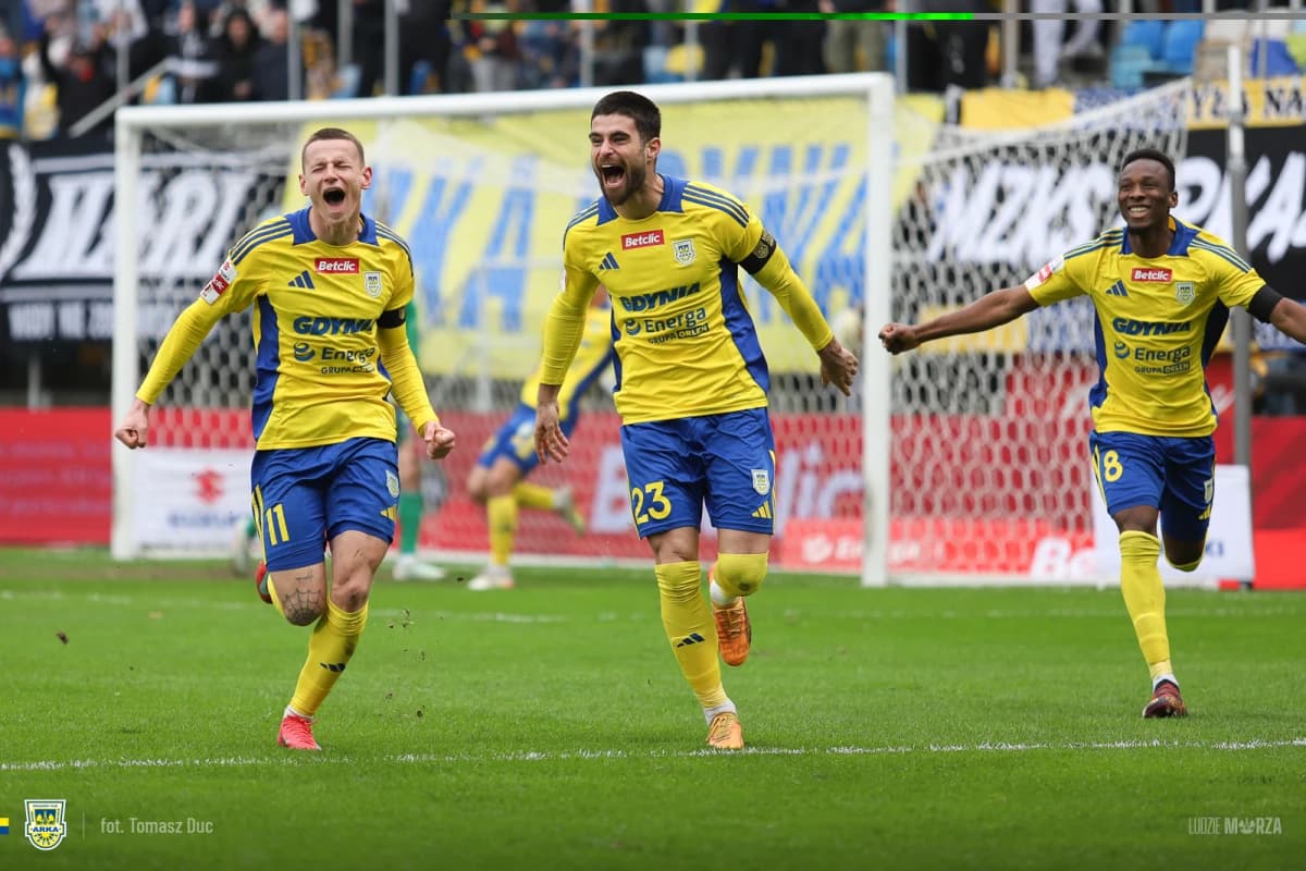 Obrazek newsa : Arka Gdynia wzmacnia się po awansie "Sukcesywnie powinni dołączać kolejni zawodnicy"