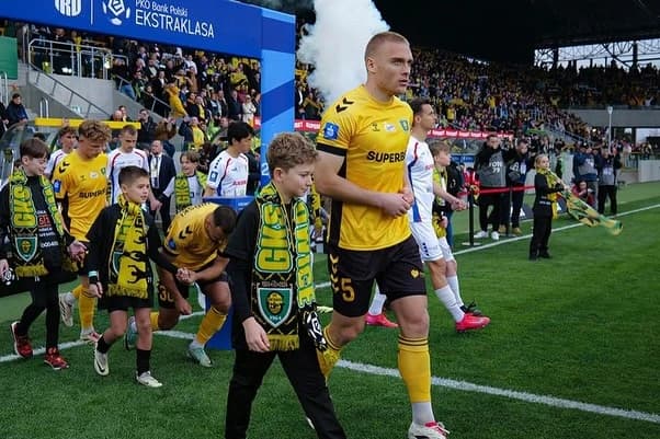 Obrazek newsa : Oskar Repka rozchwytywany w Ekstraklasie
