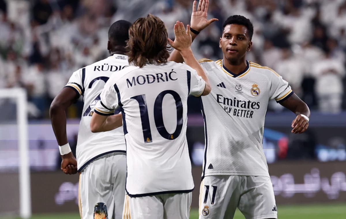 Obrazek newsa : Superpuchar Hiszpanii: Real Madryt triumfuje w derbach! Grad bramek (WIDEO)