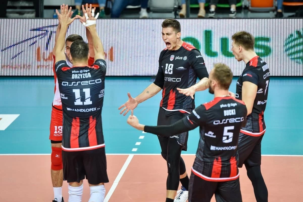 Obrazek newsa : PlusLiga. Gdzie obejrzeć mecz Asseco Resovia Rzeszów - ZAKSA Kędzierzyn-Koźle? Transmisja TV i online (19.11.2025)