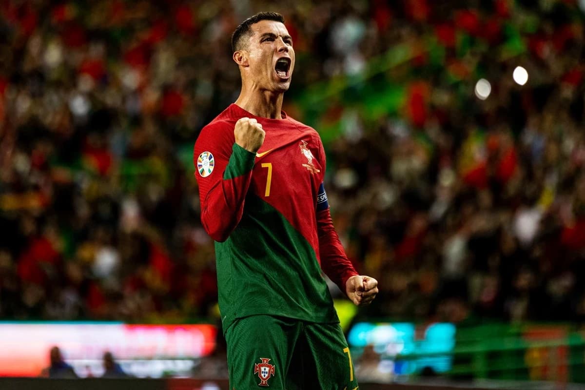 Obrazek newsa : Cannavaro o Cristiano Ronaldo po zwycięstwie Portugalii 5:0 nad Uzbekistanem: „Jeśli zostawisz Cristiano centymetr, to po tobie”