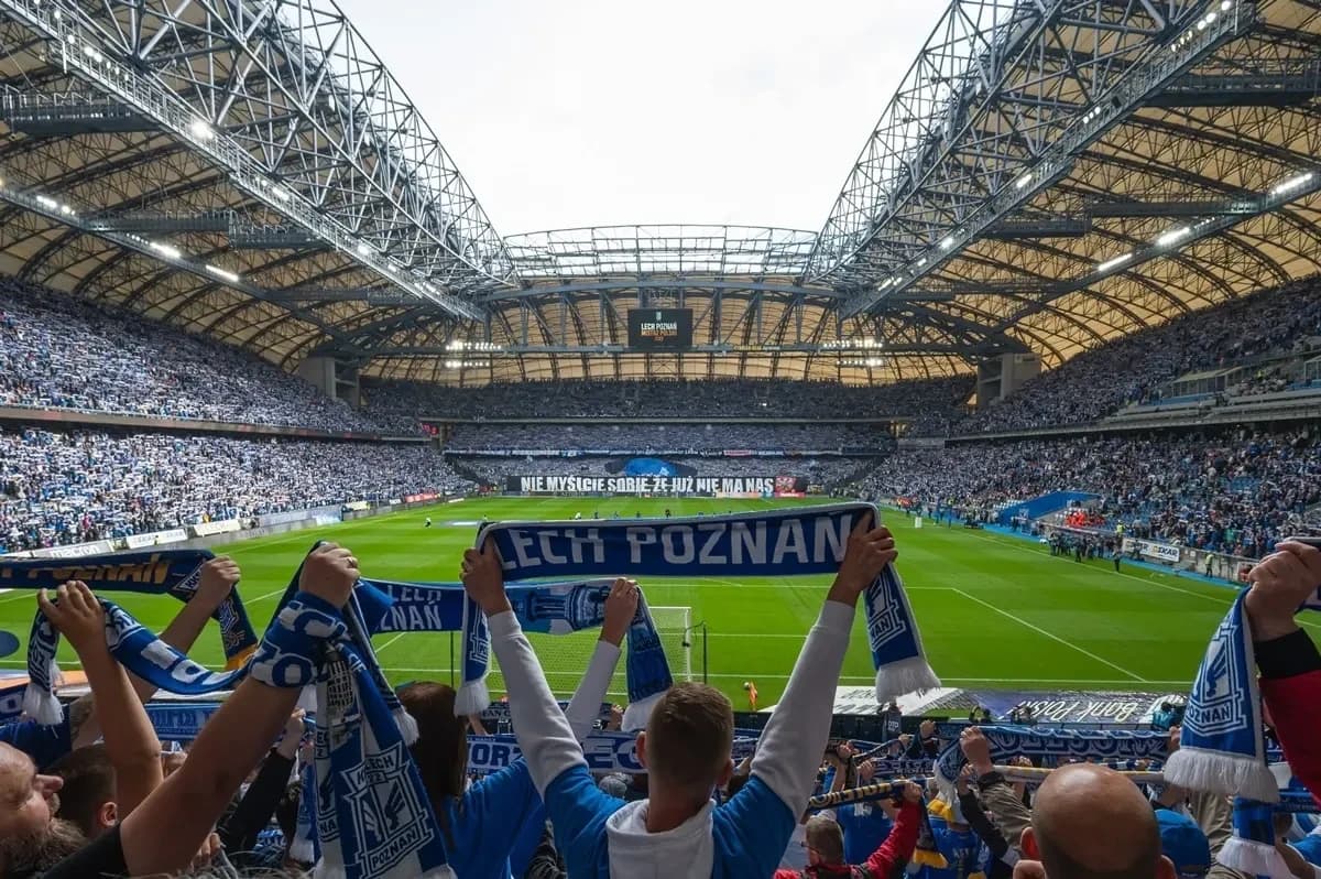 ObrazekLech Poznań - Piast Gliwice transmisja TV i online. Gdzie oglądać mecz? (24.05.2025)
