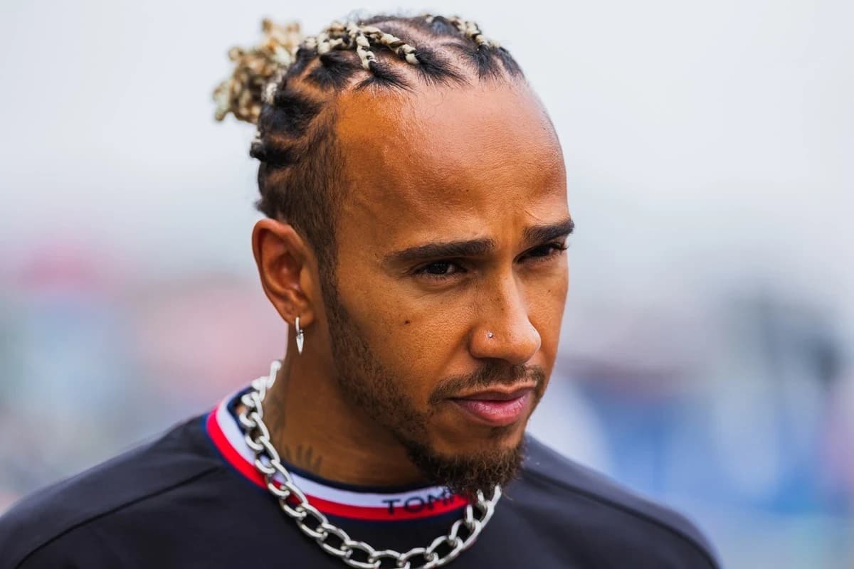 Obrazek newsa : Hamilton nie spodziewa się kary za dodatkowe elementy silnika Ferrari