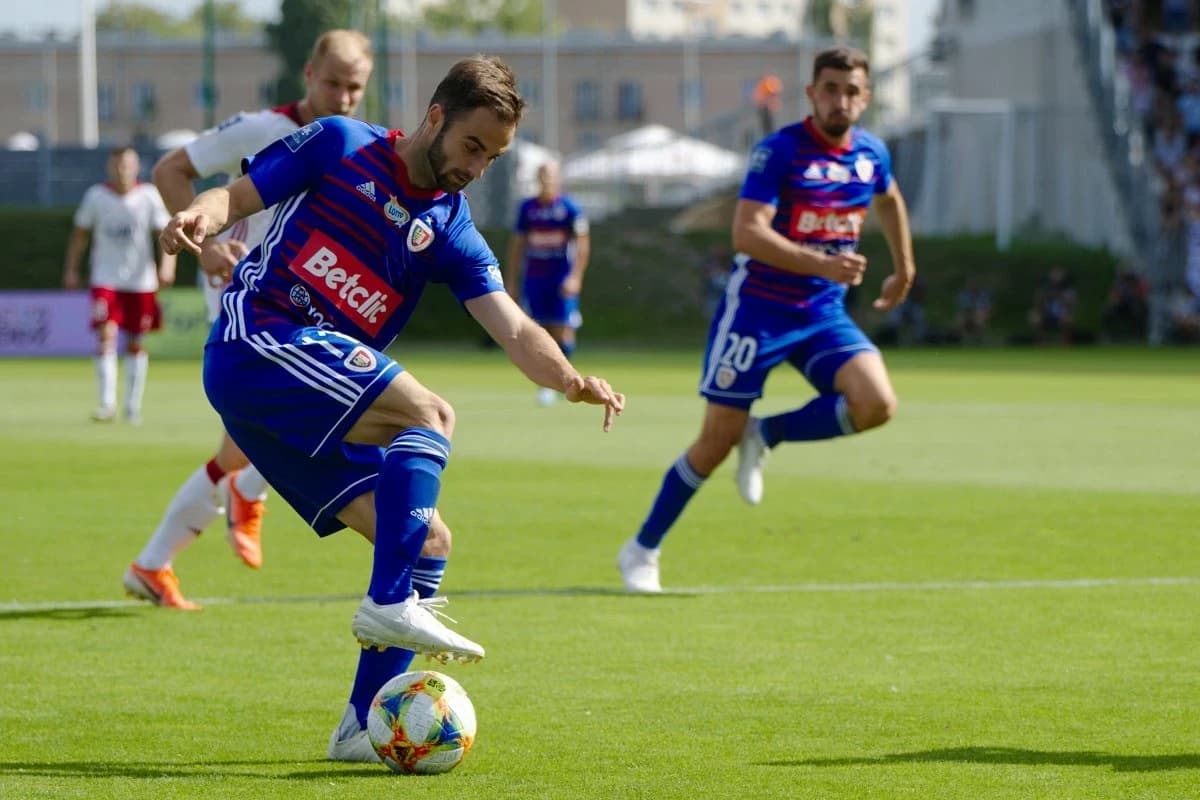 Obrazek newsa : Piast Gliwice - Widzew typy bukmacherskie i analiza meczu ze statystykami (28.11.2025)