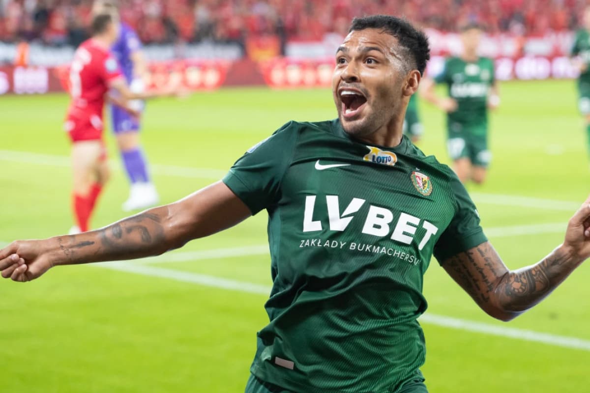 Obrazek newsa : PKO Ekstraklasa: Śląsk wygrywa... choć grał w dziewiątkę! (WIDEO)