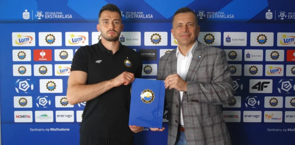 Obrazek newsa : Stal Mielec z nowym bramkarzem. Kłopoty z wypożyczonym golkiperem?