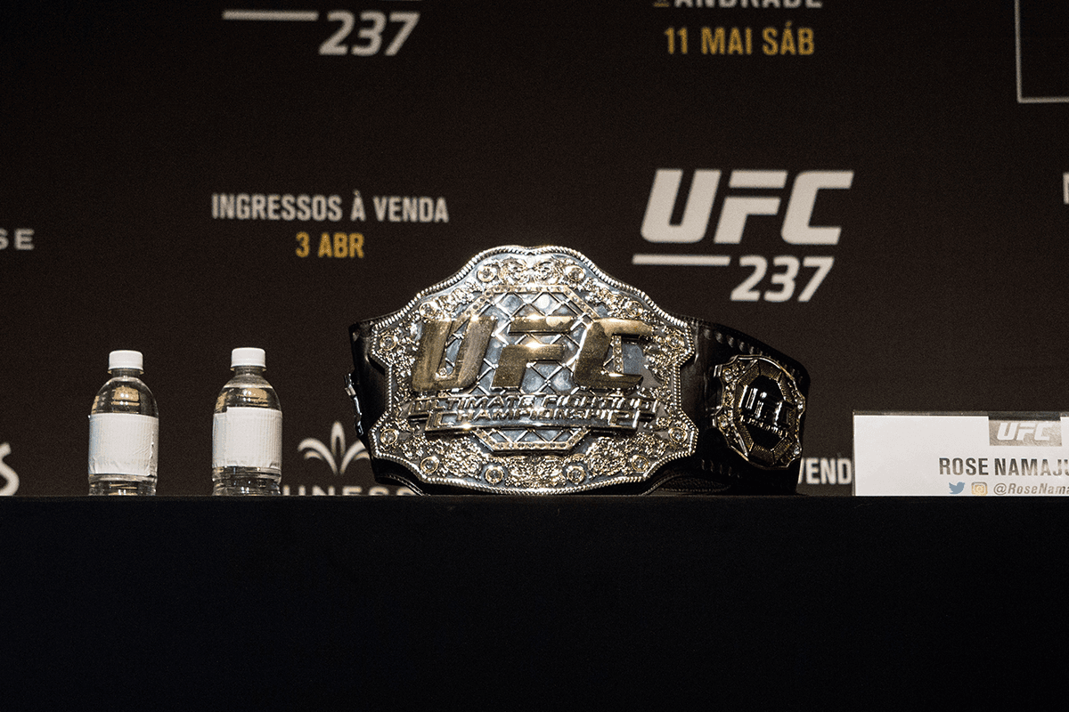 Obrazek newsa : UFC 294 dzisiaj transmisja za darmo - gdzie oglądać?