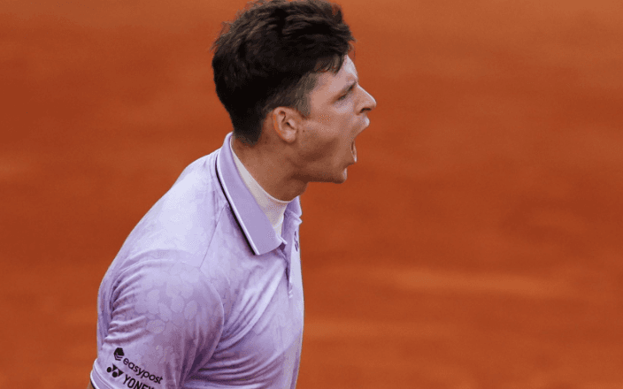 Obrazek newsa : French Open: Ponad trzy godziny boju! Hurkacz w drugiej rundzie