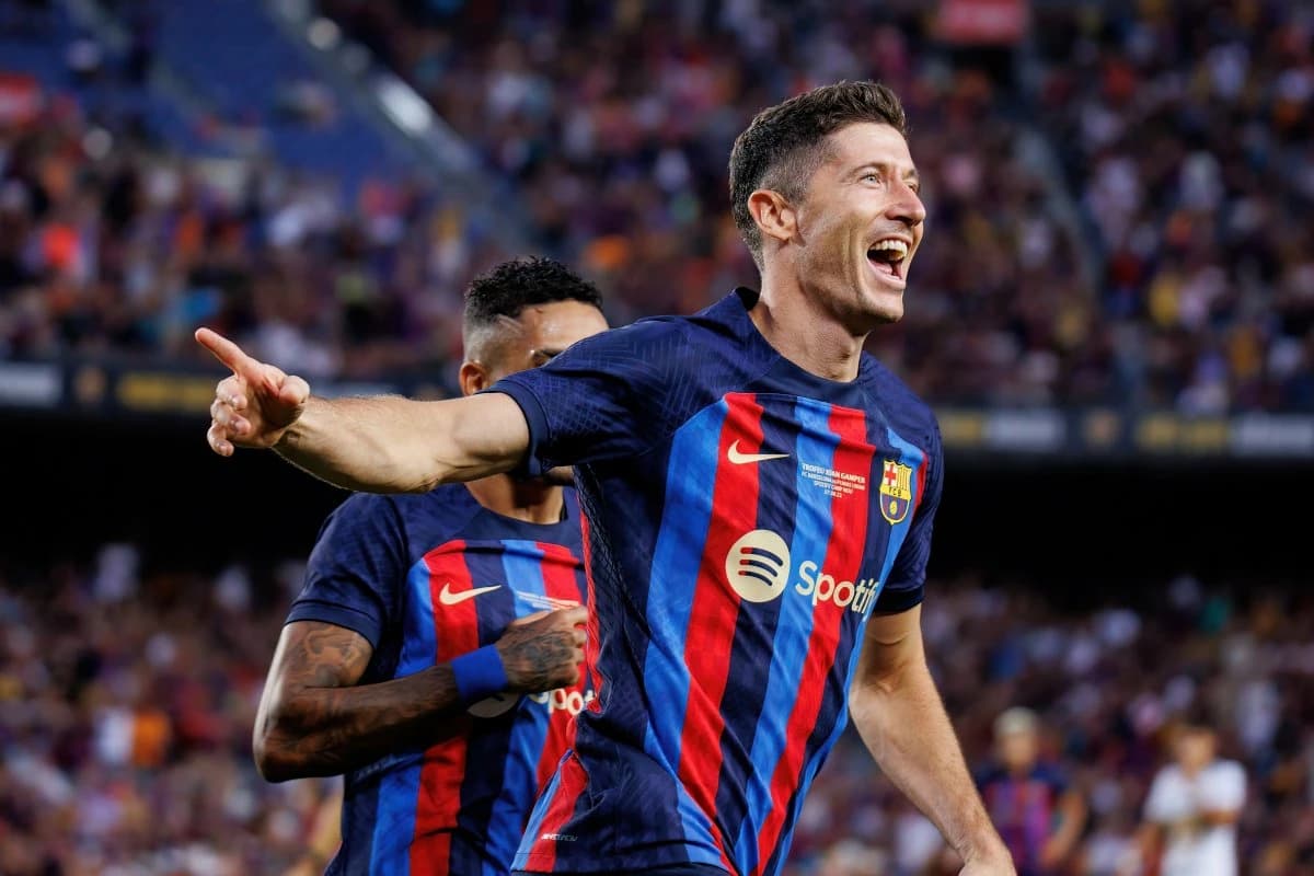 Obrazek newsa : La Liga EA Sports: Hat-trick Lewandowskiego daje wygraną Barcelonie, Gran Derbi dla Sevilli [WIDEO]