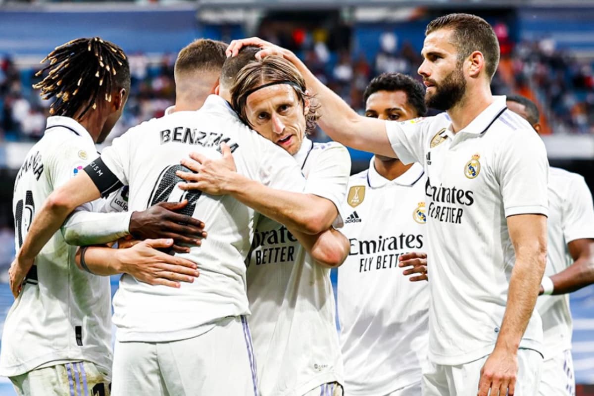 Obrazek newsa : La Liga: Real pokonuje Cadiz i odskakuje Barcelonie [WIDEO]